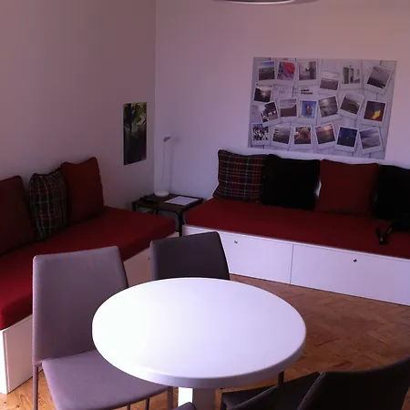 Casa Aguarelas بيت ضيافة 4*